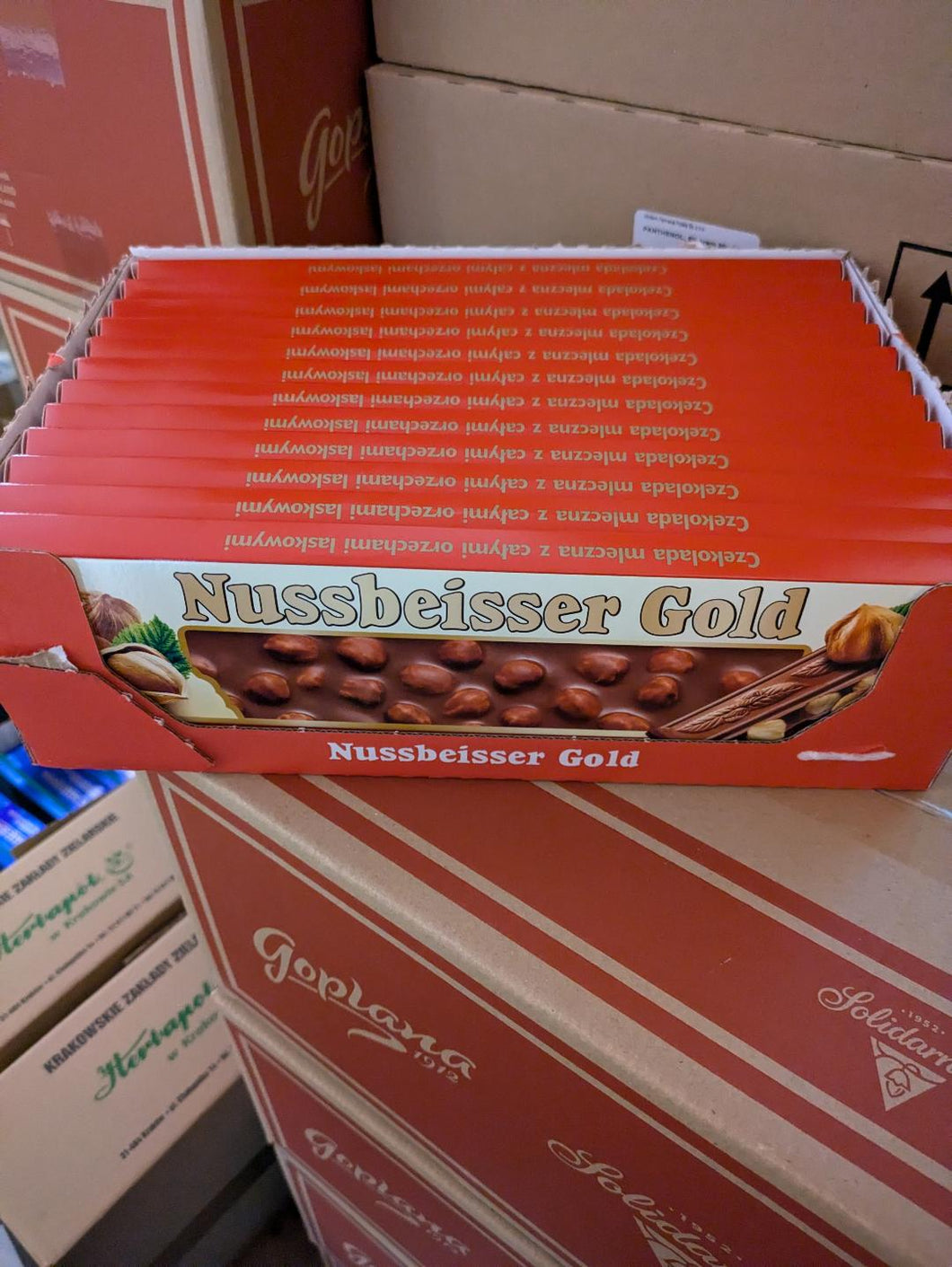 Alpen Gold NUSSBEISSER GOLD Milk Chocolate with Whole Hazelnuts 220 g